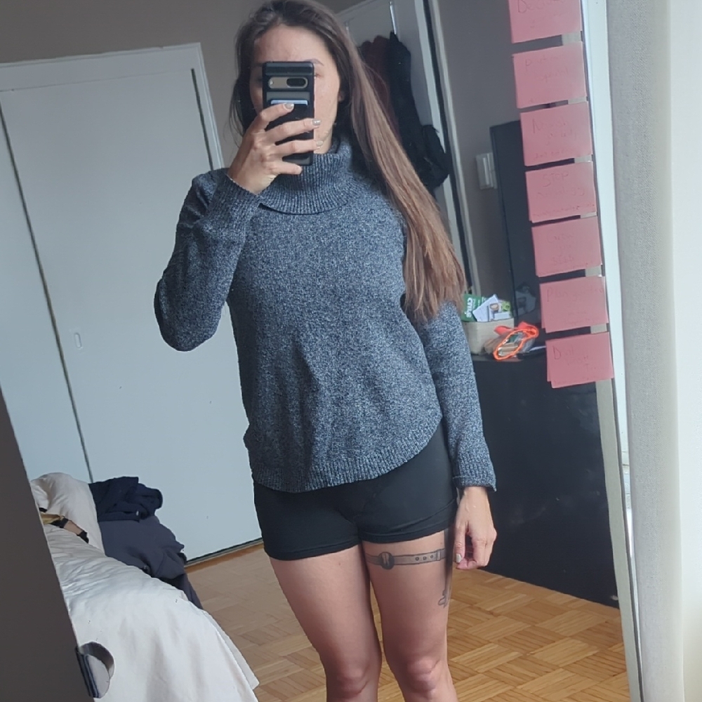 Tahari Heather Gray Turtleneck Sweater